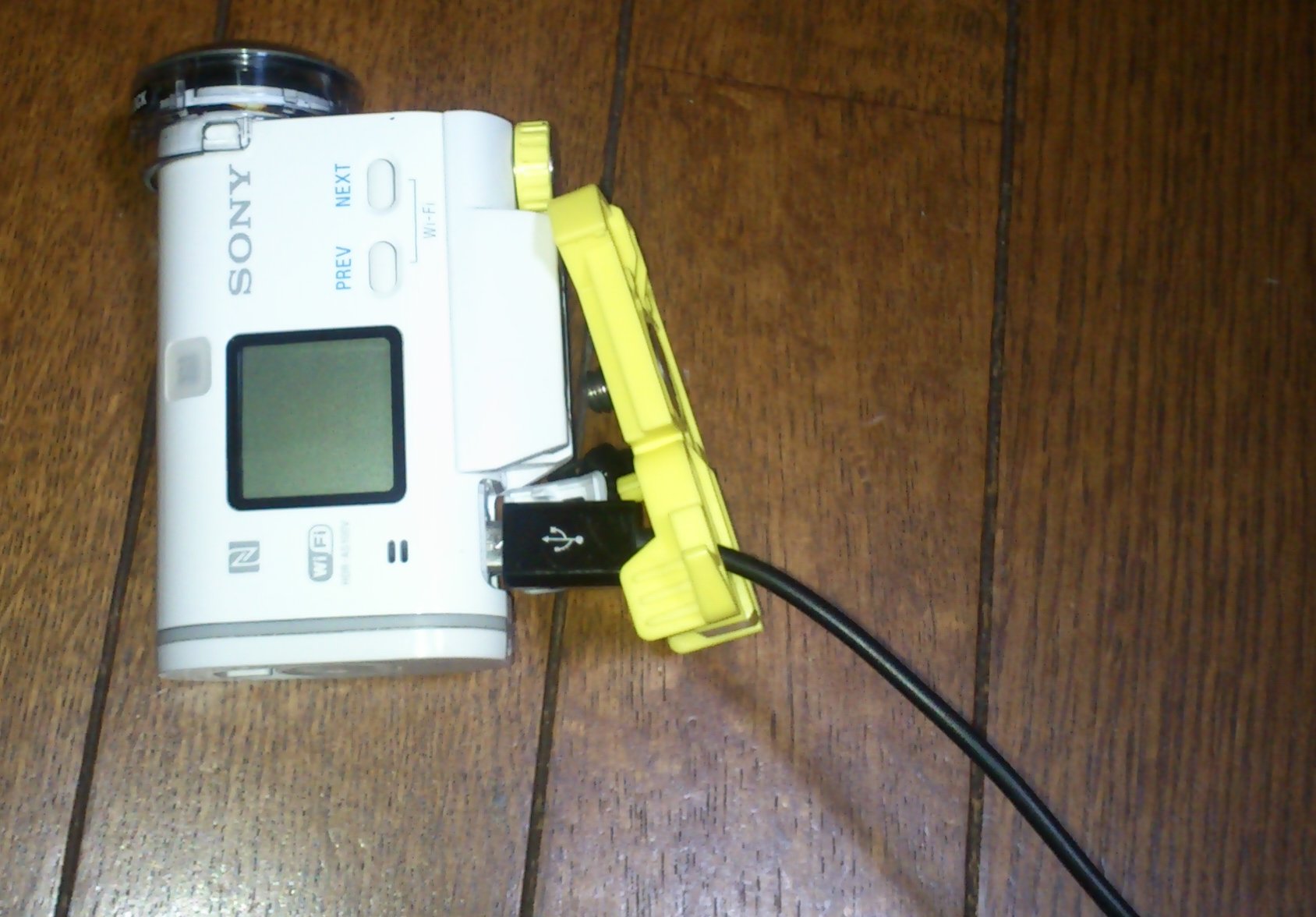Sony アクションカム HDR-AS100V の給電問題再び (山下康成の きばらないブログ)